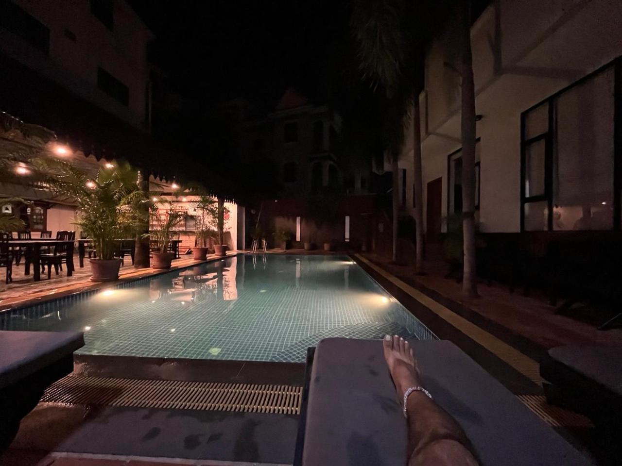 White Monkey Hotel 2*