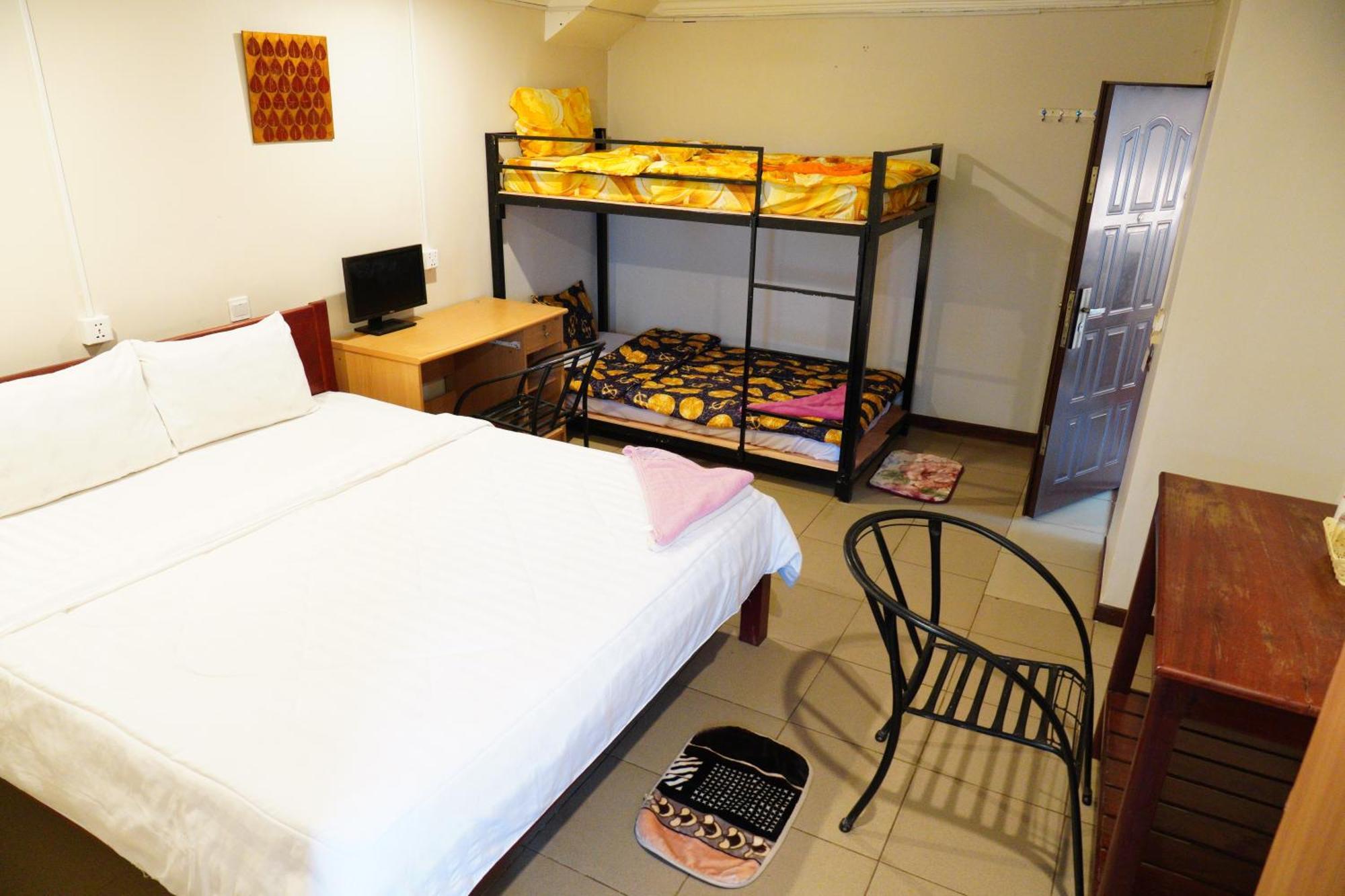 Hotel White Monkey 2*
