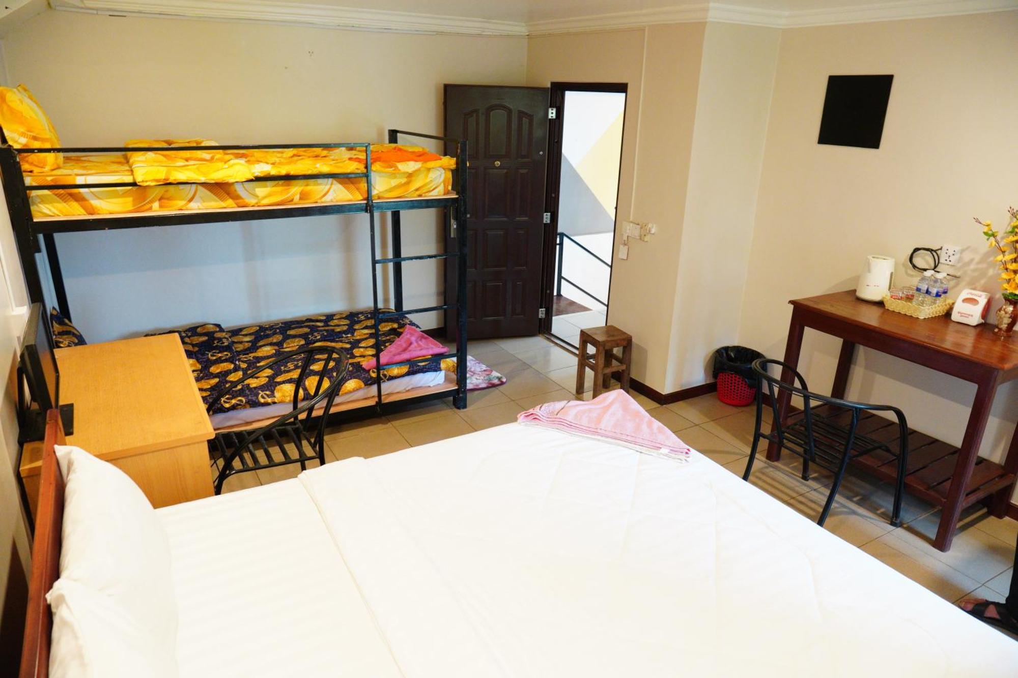 Hotel White Monkey 2*